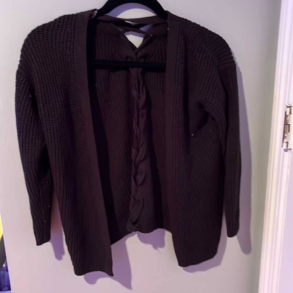 brand is art class, super soft and a unique deisign going down the back